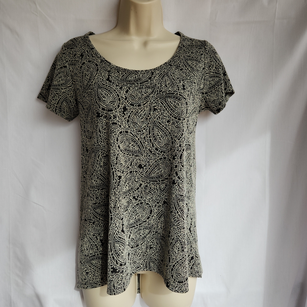 Paisley Black And Cream Short Sleeve Oversized Relaxed Flowy Scooped Neck  Top